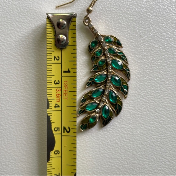 Eye Candy Los Angeles Natalie leaf earrings - Picture 3 of 7